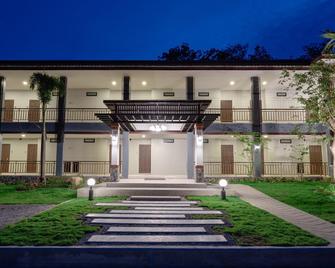 Myrrh Hotel Chanthaburi - Chanthaburi - Building