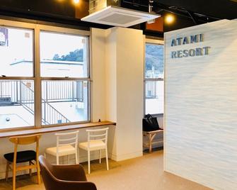 bnb+Atami Resort - Atami - Oleskelutila