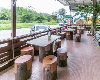 OYO 75317 Pintara Fahsai Resort - Muak Lek - Restaurante