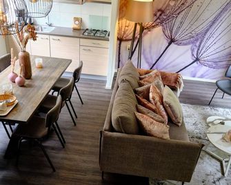 three bedroom apartement at Holidaypark De Bosrand located in Vaassen - Vaassen - Eetruimte