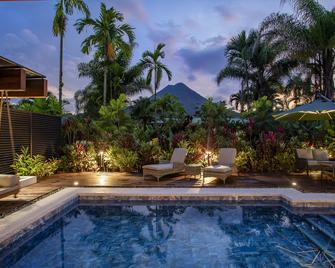 Arenal Manoa Resort & Hot Springs - La Fortuna - Pool