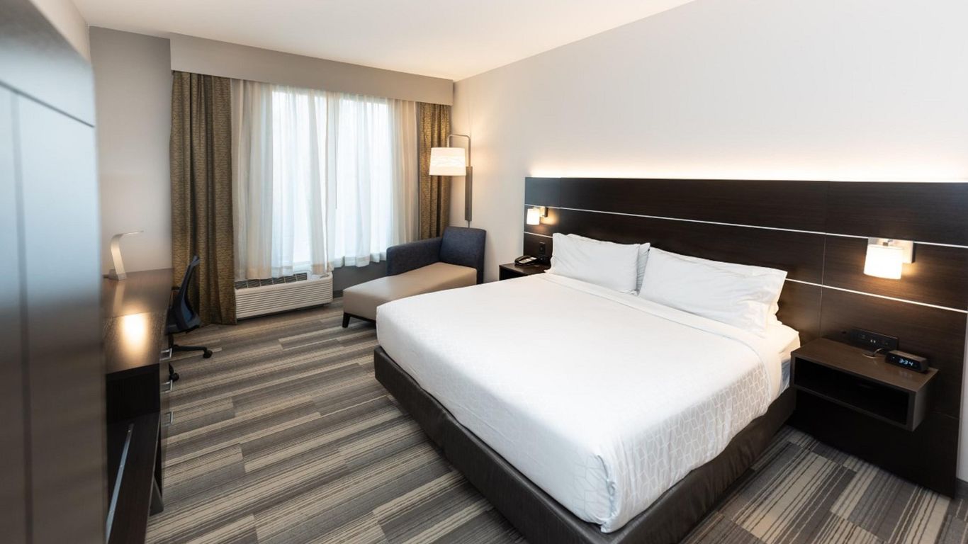 Holiday Inn Express & Suites Franklin - Berry Farms By IHG