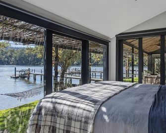 The Milson - Bespoke Hawkesbury River Living - Arrive By Boat - Brooklyn - Balcón