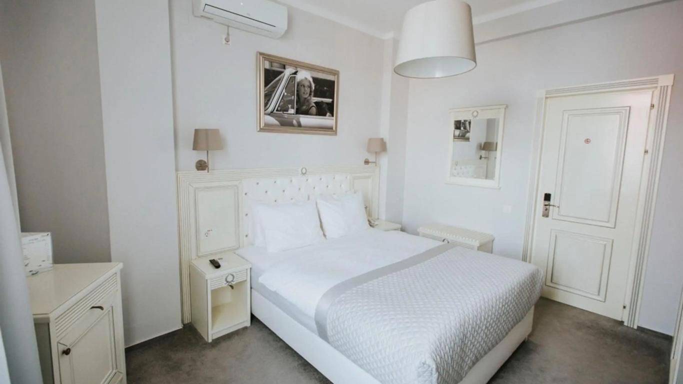 Cherie Hotel Boutique & Restaurant