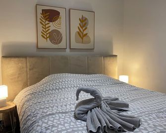 Vue Meuse, en face de la citadelle - Dinant - Schlafzimmer