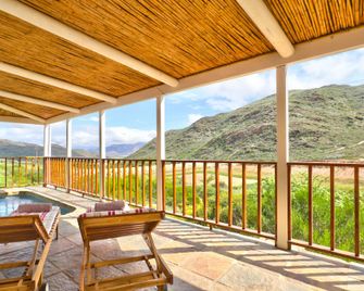 Orange Grove - Robertson - Balcony
