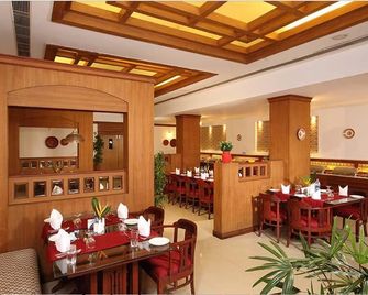 Hotel Cloud 9 - 코타만갈람 - 레스토랑