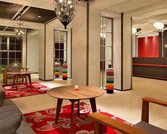Ramada Encore by Wyndham Seminyak Bali - Κούτα - Σαλόνι ξενοδοχείου