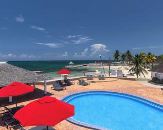 Royal Decameron Club Caribbean - Runaway Bay - Pool