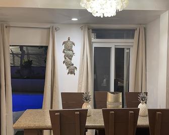 #6 Ferguson Rd - Townhouse - Nassau - Dining room