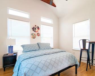 Holly Studio @ Downtown Arts District - Houston - Bedroom