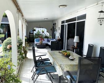 Totem Studio For 2 Persons - Arue - Patio