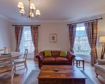 Luxury New Town Apartment - Edinburgh - Living room
