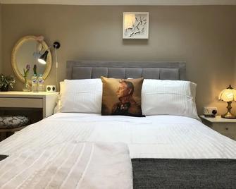 Picturesque Village House - Aghnablaney