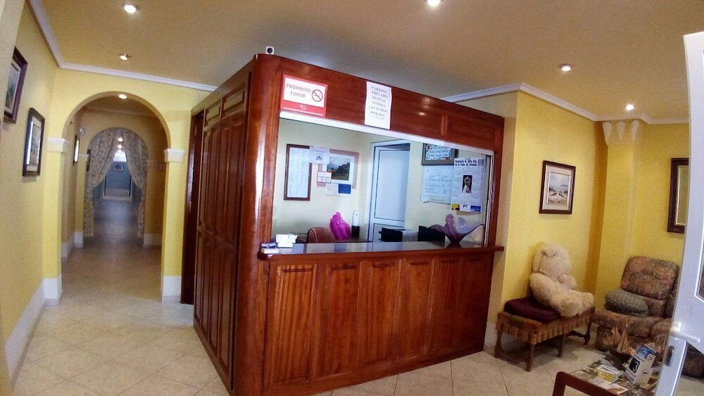 Hostal Pineda - Noja - Resepsjon
