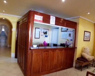 Hostal Pineda - Noja - Resepsjon