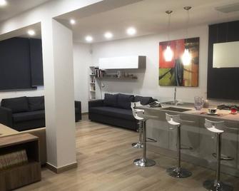 Folco Studio Apartment - Piazza Armerina - Sala de estar