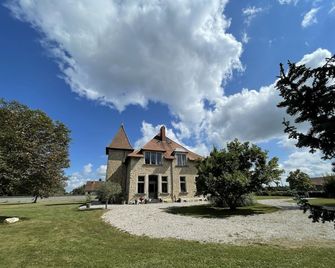 Château du Mouillat - La Tour-du-Pin - Bâtiment