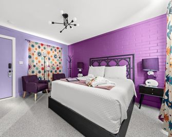 The Pink Flamingo Boutique Motel - Port St. Joe