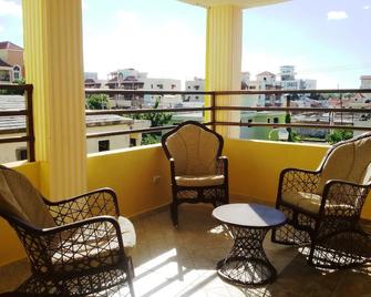 Modern 2-Bedroom Apartment in Santo Domingo Este - Santo Domingo Este - Balcony