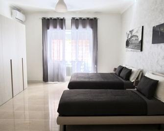 Roema Guest House - Roma - Habitación