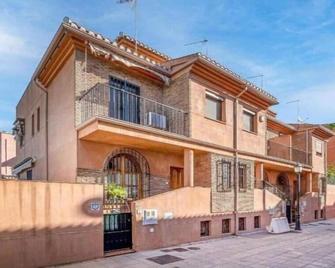 Casa independiente en Granada - Granada - Edifici