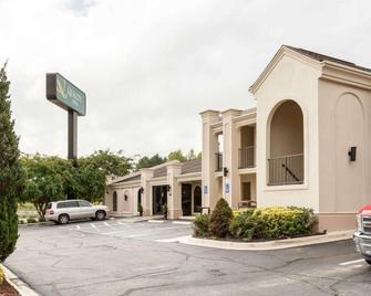 Quality Inn South Hill I-85 - South Hill - Building