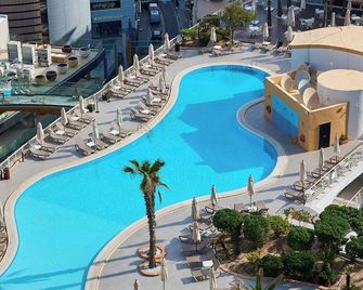 Holiday Inn Express Malta By IHG - St. Julian's - Piscina
