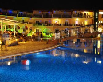 Majestic Hotel & Spa - Laganas - Pool