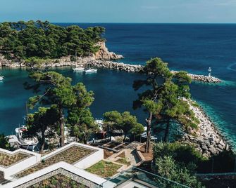 Boutique villa with private pool in Alonissos island, Greece. Mesmeric sea view. - Alonnisos