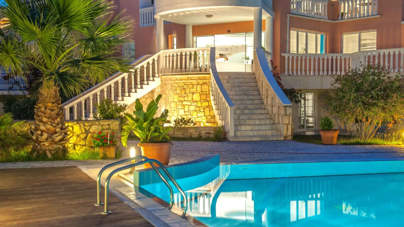 Gerakas Belvedere Hotel & Luxury Suites