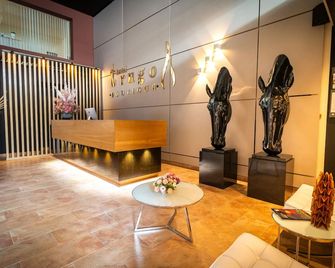 Trugo Luxury Rooms - Armenia - Rezeption
