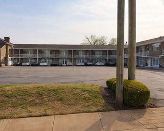 Quarters Inn & Suites - Antioch - Edificio