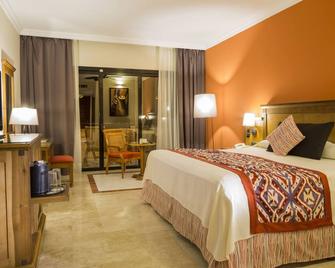 Grand Palladium Colonial Resort & Spa - Akumal - Bedroom