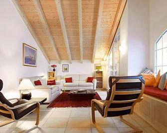 Apartment Aquila by Interhome - زرمات - غرفة معيشة