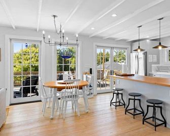 Harborside Cottage, walk to downtown - Rockland