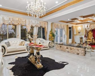 Royal Boutique Hotel - Surrey - Lobby