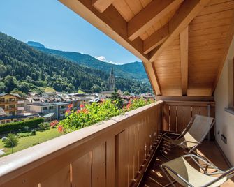 Beverly Alps Hotel & Spa - Pinzolo - Balkón