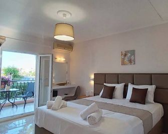 Roussa's Studios and Apartments - Laganas