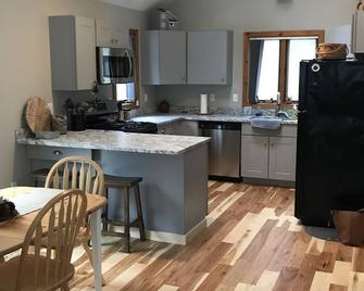 Private, 4- Season Waterville Estates Getaway - Campton - Kitchen