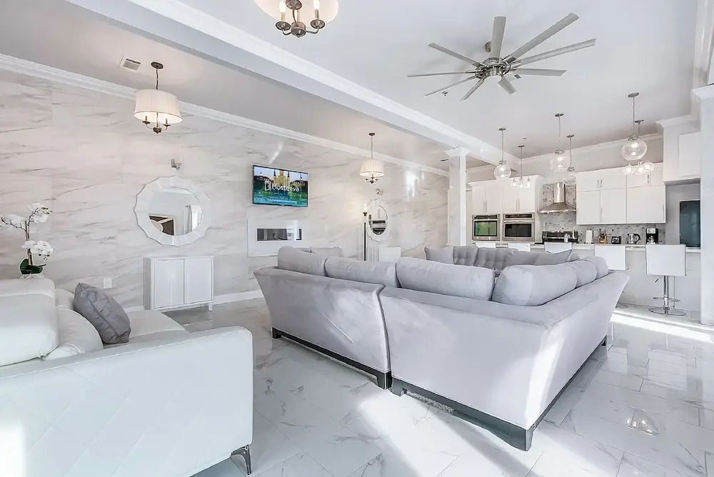 Spacious 5bd Penthouse In Nola - ניו אורלינס - סלון