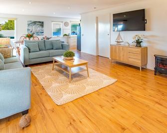 27 Mirrabooka Road Pet Friendly - Mallacoota - Sala de estar