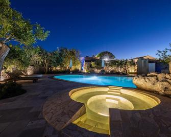 Masseria Blanca Lapis - Martano - Piscina