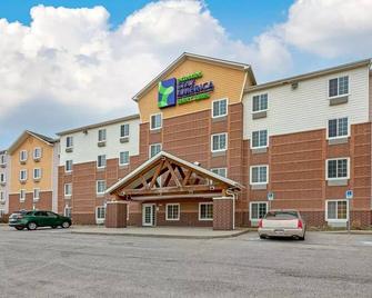 Extended Stay America Select Suites - Cleveland - Airport - 克里夫蘭 - 建築