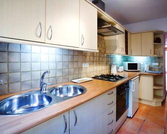 Casa Calazul - Orba - Kitchen