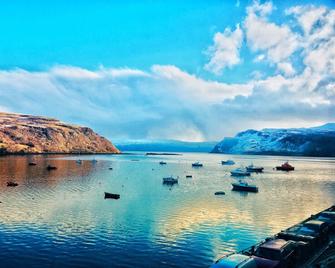 Harbour View - Portree - Strand