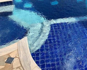 Chácara com Piscina Aquecida 24 Horas e com Campo de Futebol - Itupeva - Piscina