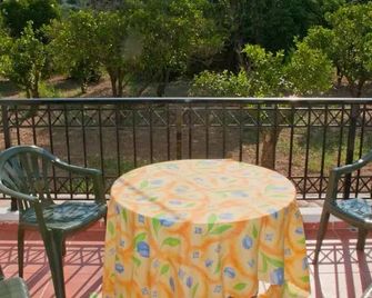 Inglessata Rose - Svoronata - Balkon