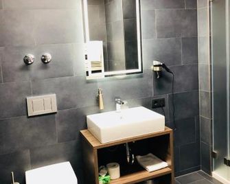 Hotel Garni Maximilian - Dingolfing - Salle de bain