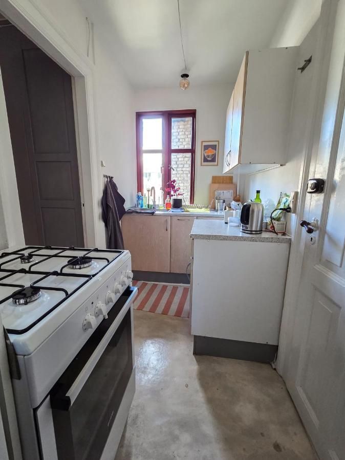 Cozy Self Check-in Apartment in Aalborg Centre R 28 B - 1 TV – Aalborg